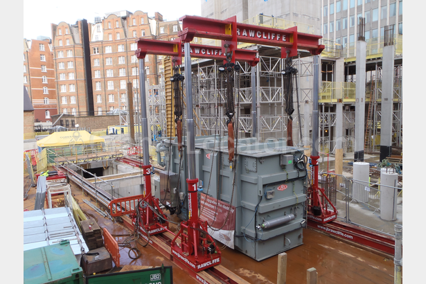 Hydraulic Gantry Power Lift. 86,000kg Transformer